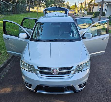 FIAT FREEMONT 2.4 EMOTION 16V GASOLINA 4P AUTOMÁTICO